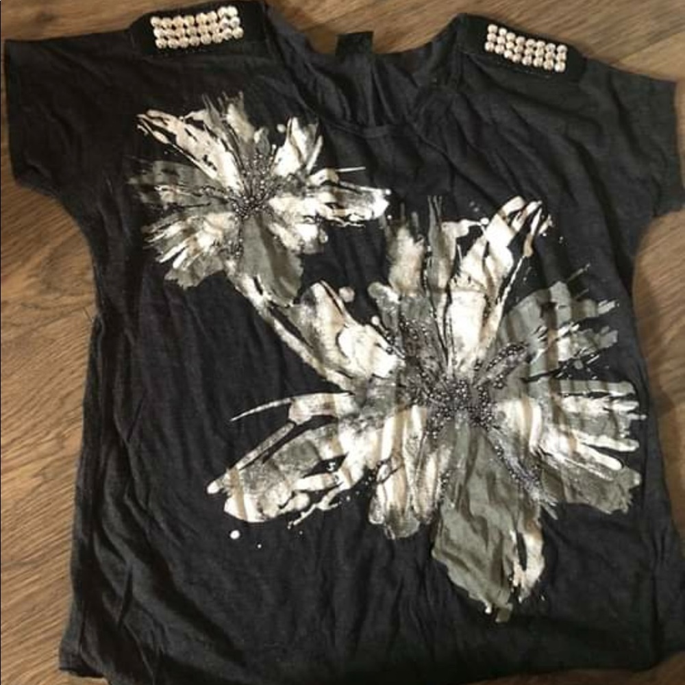 The Buckle tops